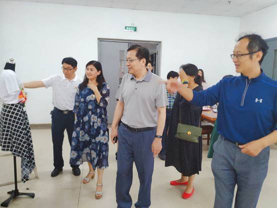 说明:C:\Users\Administrator.USER-20181105PJ\Desktop\033b4d126295c1c674628bff945408d.jpg