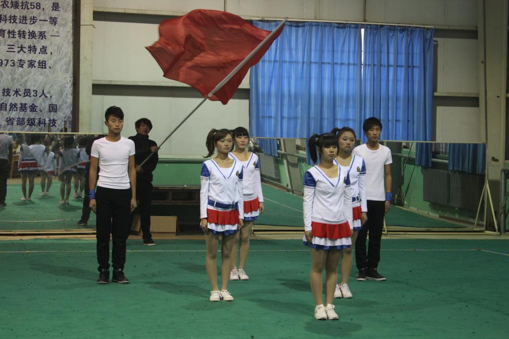 我院代表队在男女混合六人组比赛中的精彩表现
